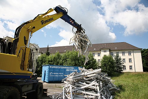 Rekordjahr 2008: Mehr als 800.000 Altfenster aus Kunststoff konnten recycelt werden. (Foto: epr/Rewindo)