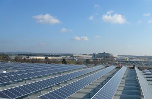 Solarstrom am Flughafen Köln/Bonn - Foto: Energiebau